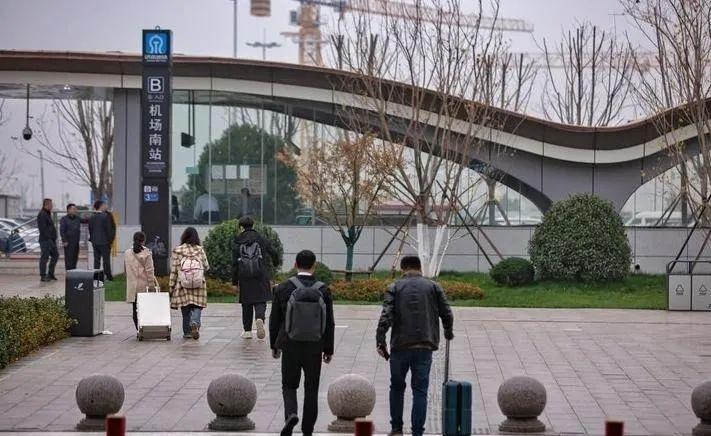 2 分钟！济南地铁 3 号线二期机场南站到航站楼，步行只需 分钟  第2张