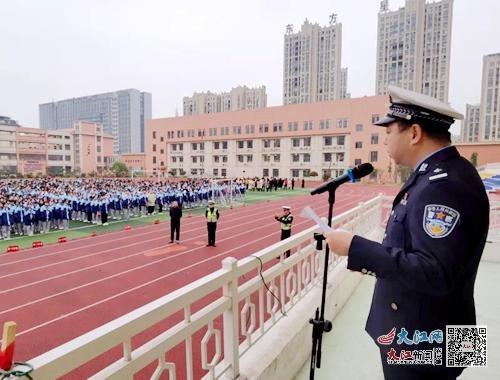 交通安全课走进上高中专，3000 余名师生齐受益  第2张