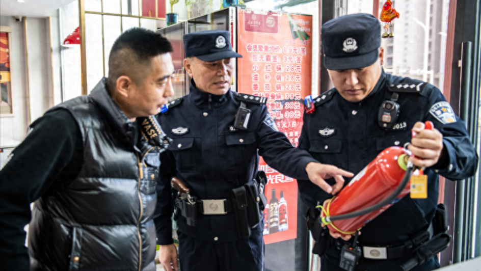 哈尔滨警方开展九小场所消防隐患排查，筑牢安全屏障  第1张