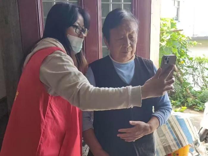 黄墩镇人社所上门认证，让特殊人群领取养老金更便捷