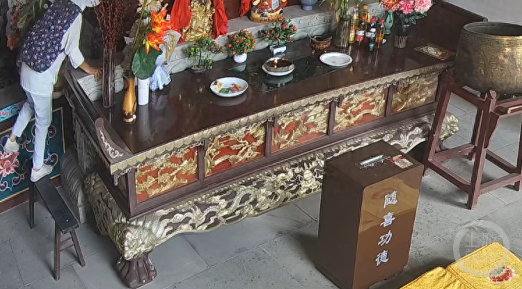 女子为求母亲平安竟偷走寺庙 6 尊佛像