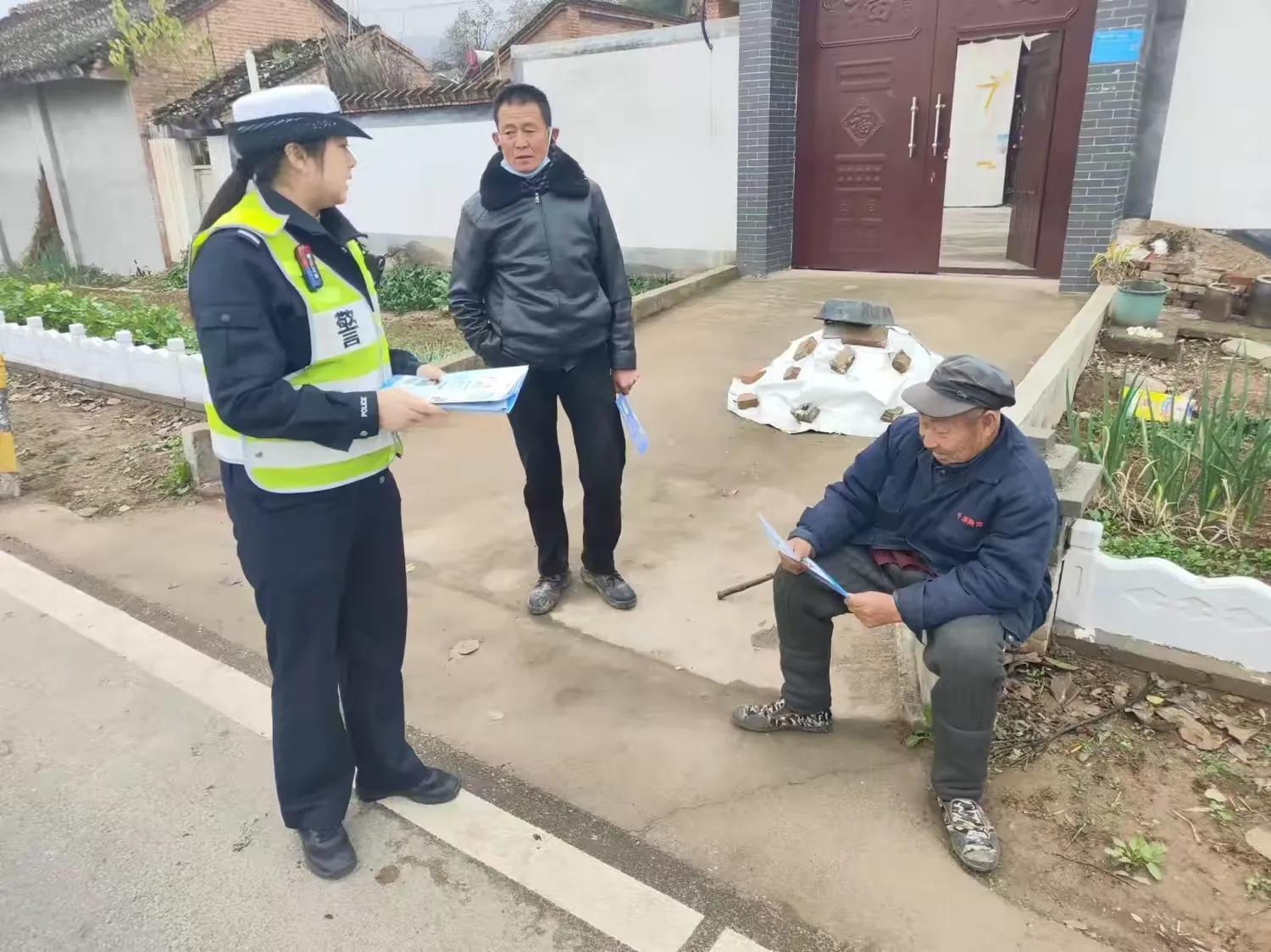 宝鸡交警预热 122 交通安全日，携手共创文明交通  第8张