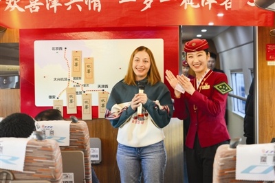 津兴城际开通一周年，单日旅客破万！独家揭秘背后的故事  第1张