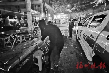 台江区城综局雷霆出击！550余起夜间流动摊点被整治，居民生活环境焕然一新  第1张