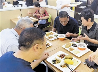 静海区朝阳街道破解社区难题：爱心食堂温暖老人心，社区综合体赢得广泛好评