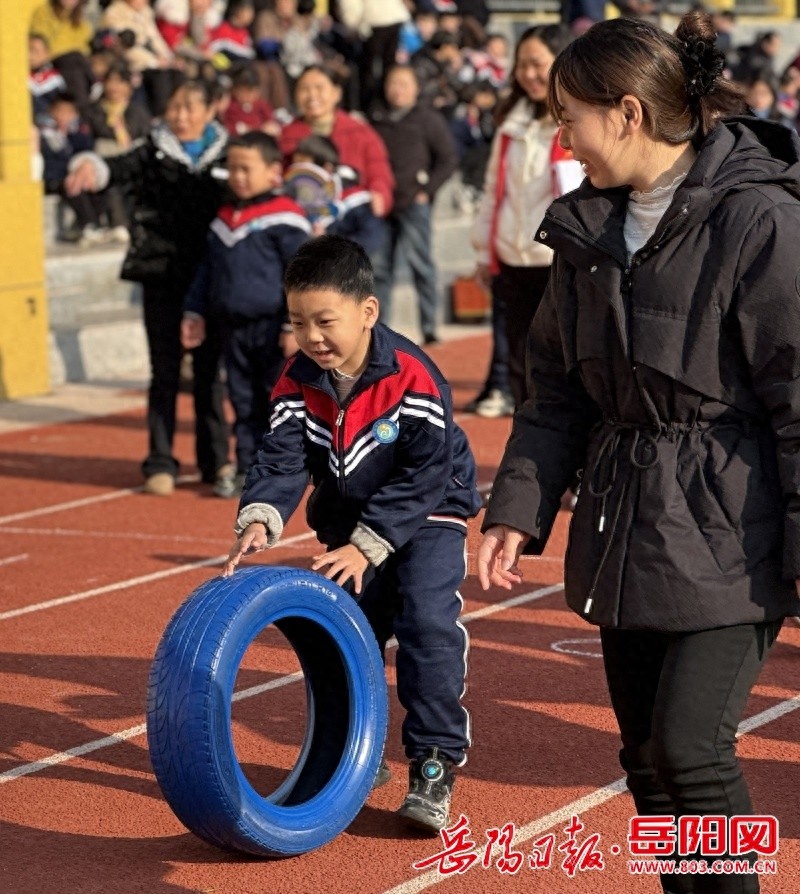 平江县特殊教育学校首届趣味运动会：7个项目点燃青春激情，拖拉机接力赛成最大亮点