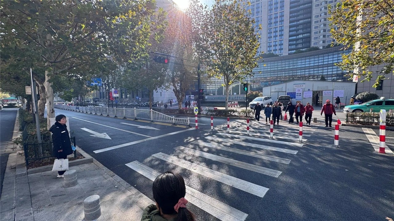45天奇迹！婺城区人民东路拓宽工程完工，市民出行大变样  第3张