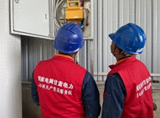 冬季安全用电助力养殖场增产增收，国网庆阳供电公司提供一户一策服务  第1张