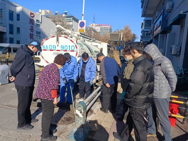 青年公园街道惊现油污危机！12345热线揭秘商铺背后的卫生隐患  第2张