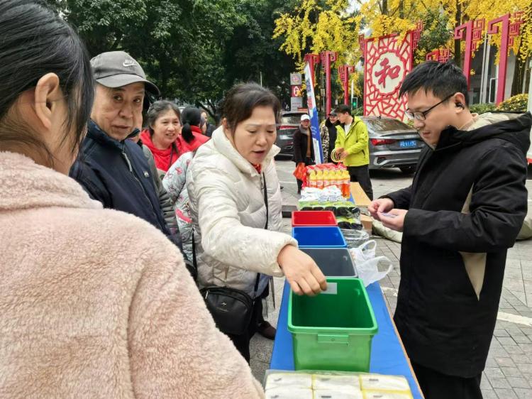 渝北区回兴街道科桐路社区：垃圾分类、资源回收与油烟整治，共建绿色宜居家园  第2张