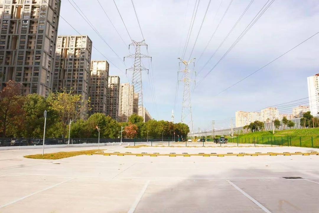 平良大街北停车场试运营！金穗花园小区停车难问题终于迎来转机  第4张