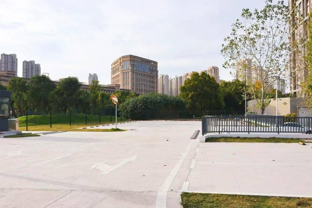 平良大街北停车场试运营！金穗花园小区停车难问题终于迎来转机  第6张