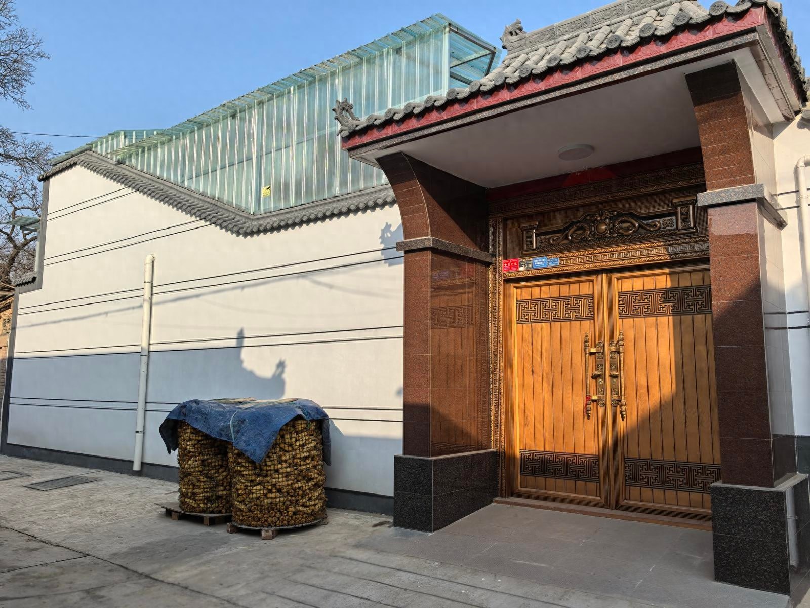 地震一年后，东乡县焕然一新：受灾群众住进新居，笑容重现  第1张