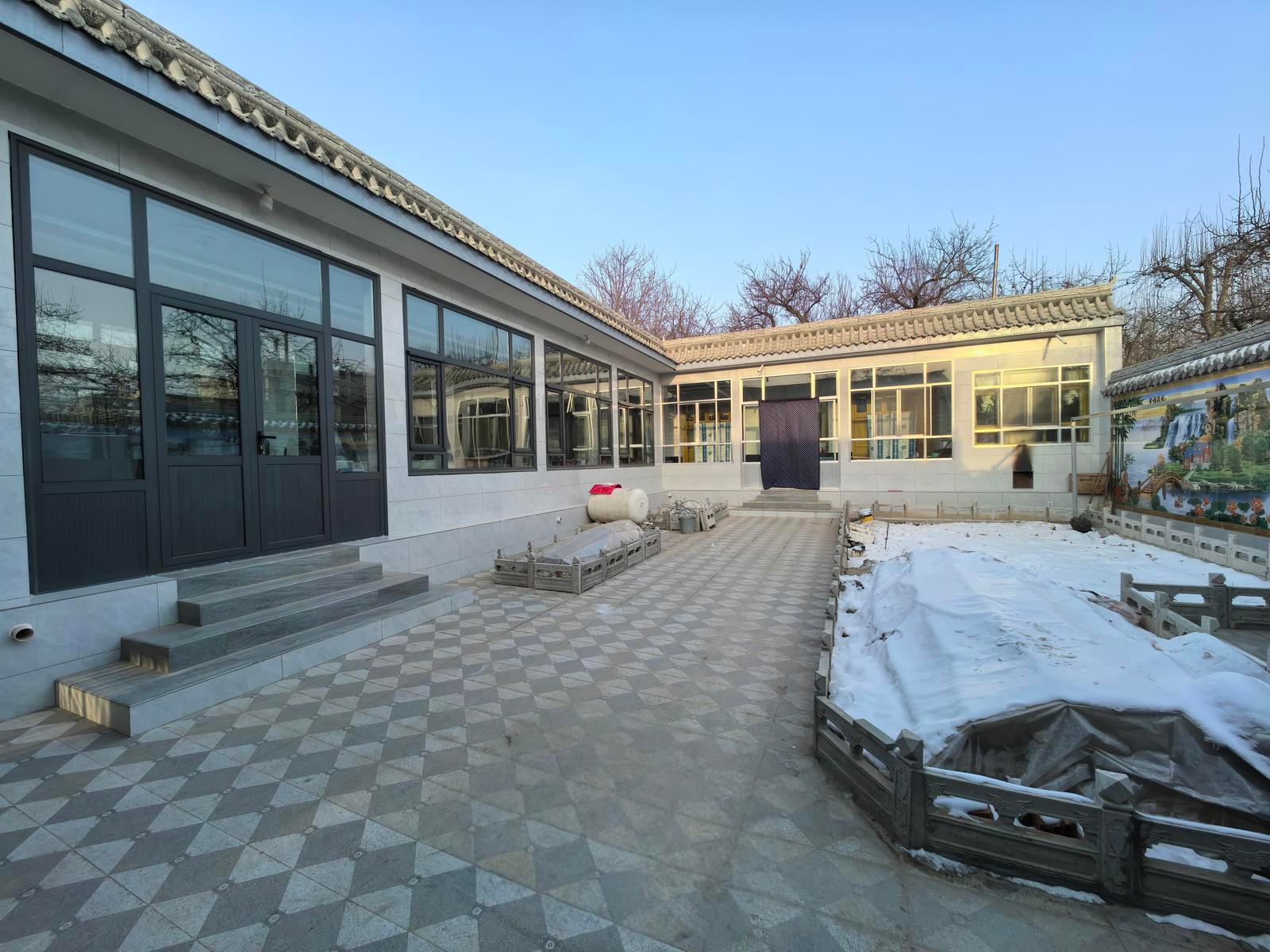 地震一年后，东乡县焕然一新：受灾群众住进新居，笑容重现  第3张