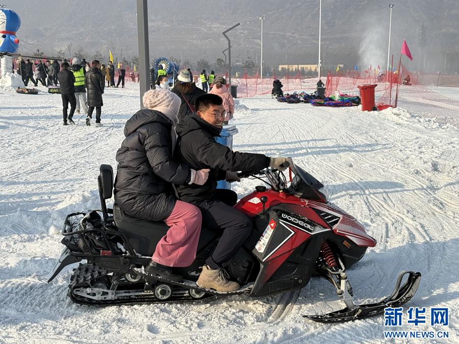 500余名冰雪爱好者齐聚西宁,体验冰雪运动的独特魅力 第3张 500余名冰雪爱好者齐聚西宁,体验冰雪运动的独特魅力 第3张