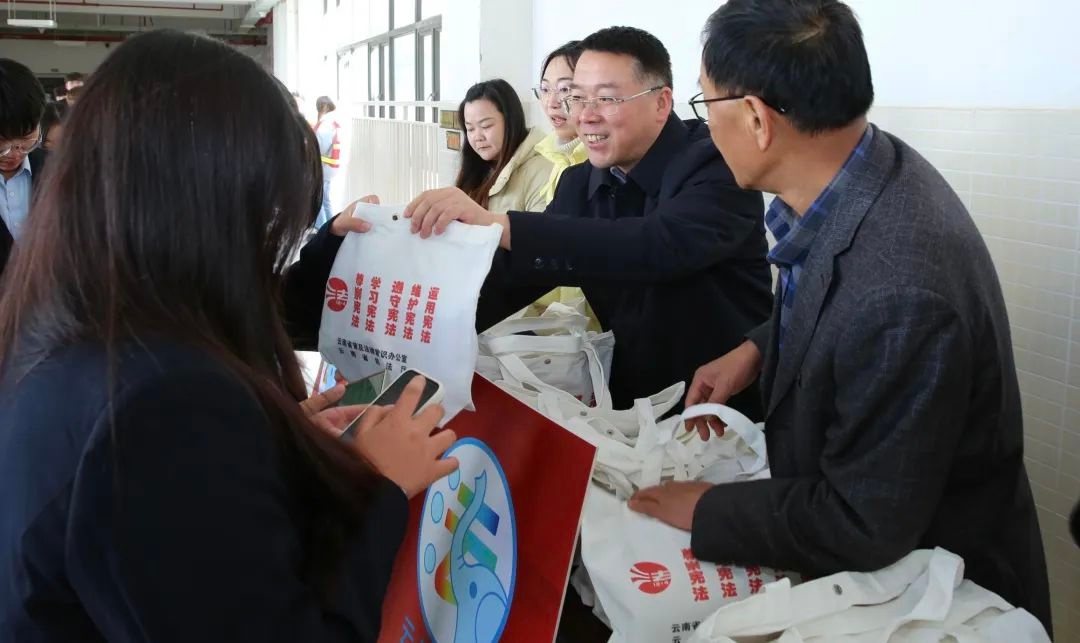 2万师生齐聚，云南校园掀起法治热潮，你还不来了解？  第3张