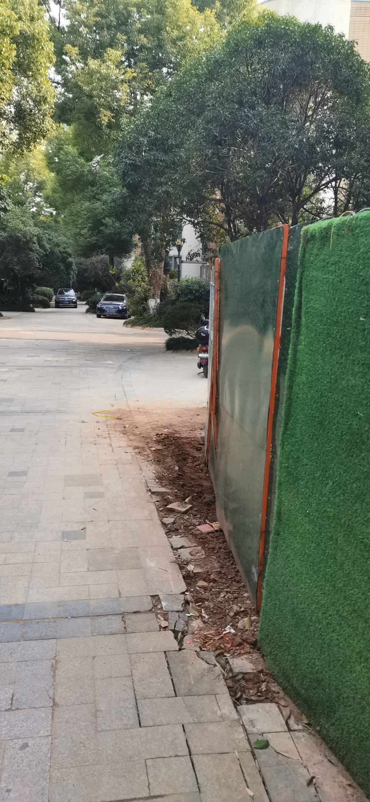 南京市民加装电梯遭物业阻拦，手续齐备却无法施工，背后原因令人  第3张