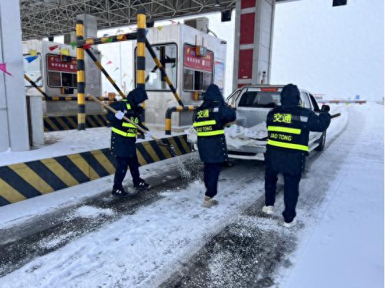 冬季大雪来袭，收费站如何应对？这场应急演练揭示了关键答案  第1张