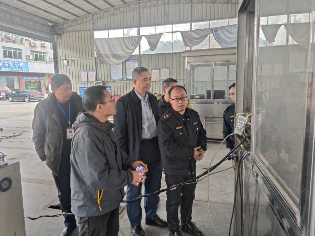 惊！黔东南州突击检查机动车排放检验，揭秘检测黑幕，你敢看吗？