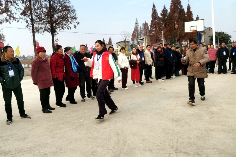 白吟浪村首次趣味运动会火爆开幕，300多群众热情参与，现场欢乐如潮  第4张