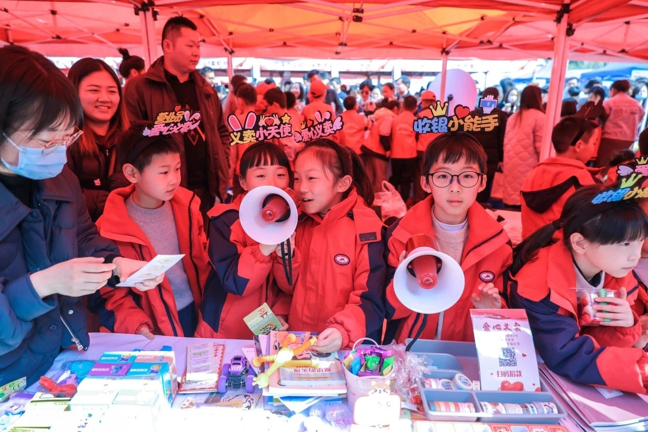 2024暖冬行动：慈溪布拖携手共富，彝族年温暖150户困难家庭  第2张