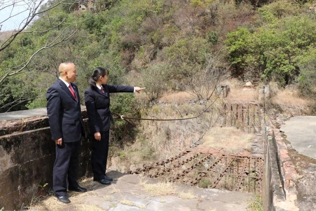 永定铁索桥重生记：从破旧危桥到文物瑰宝，游客惊叹变化之大