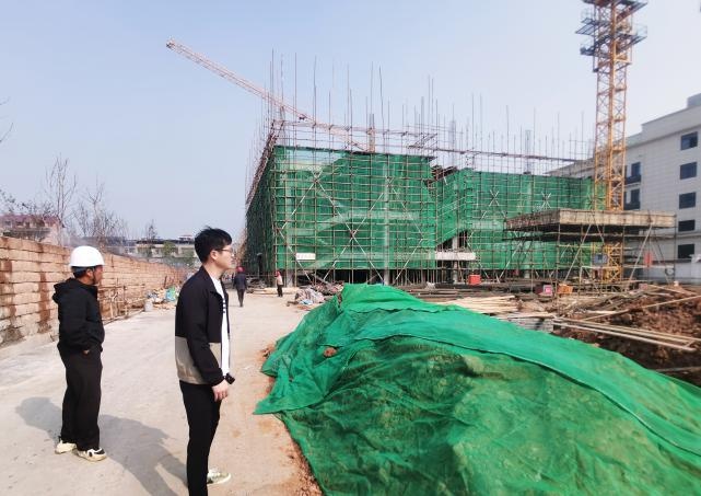 鹰潭高新区严查建筑工地扬尘污染，确保空气质量改善，你家附近工地达标了吗？  第2张