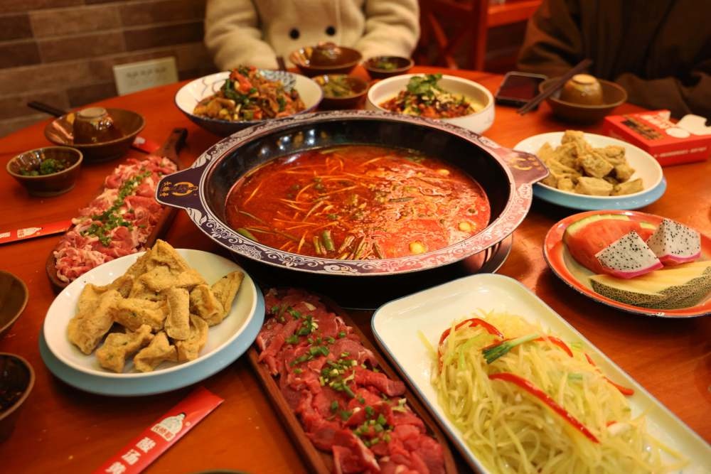 冬日暖心美食：探秘贵州麻江仫佬族非遗灰拔豆腐，400年传承的独特风味  第5张