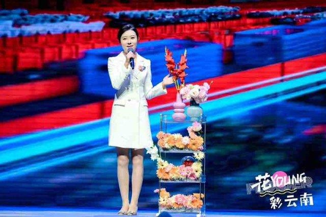 30名小红花花卉导览员持证上岗，带你探索斗南花市的独特花海  第3张