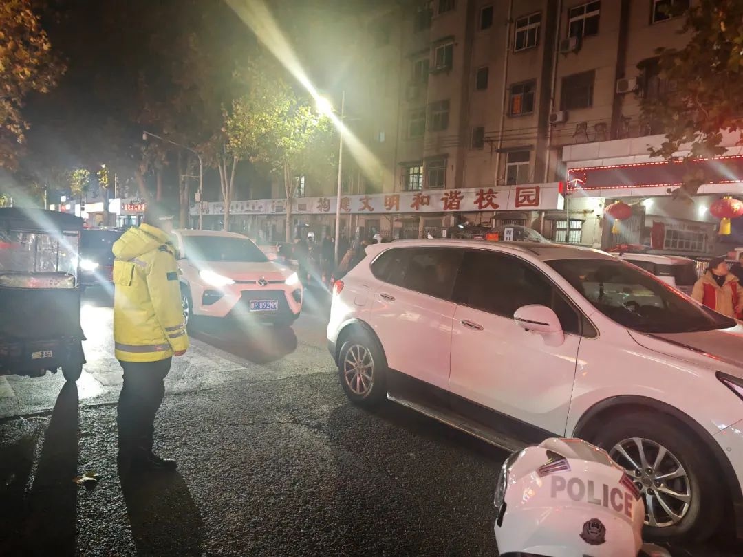 冬季护学岗：周口交警如何为师生筑起安全屏障？  第6张