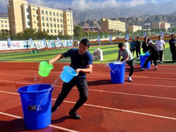 青海海东市社区运动会圆满落幕，173 名运动员角逐 16 个项目