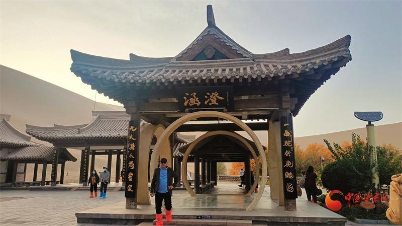 鸣沙山月牙泉，甘肃最会整活的景区，游客接待量创历史新高  第3张
