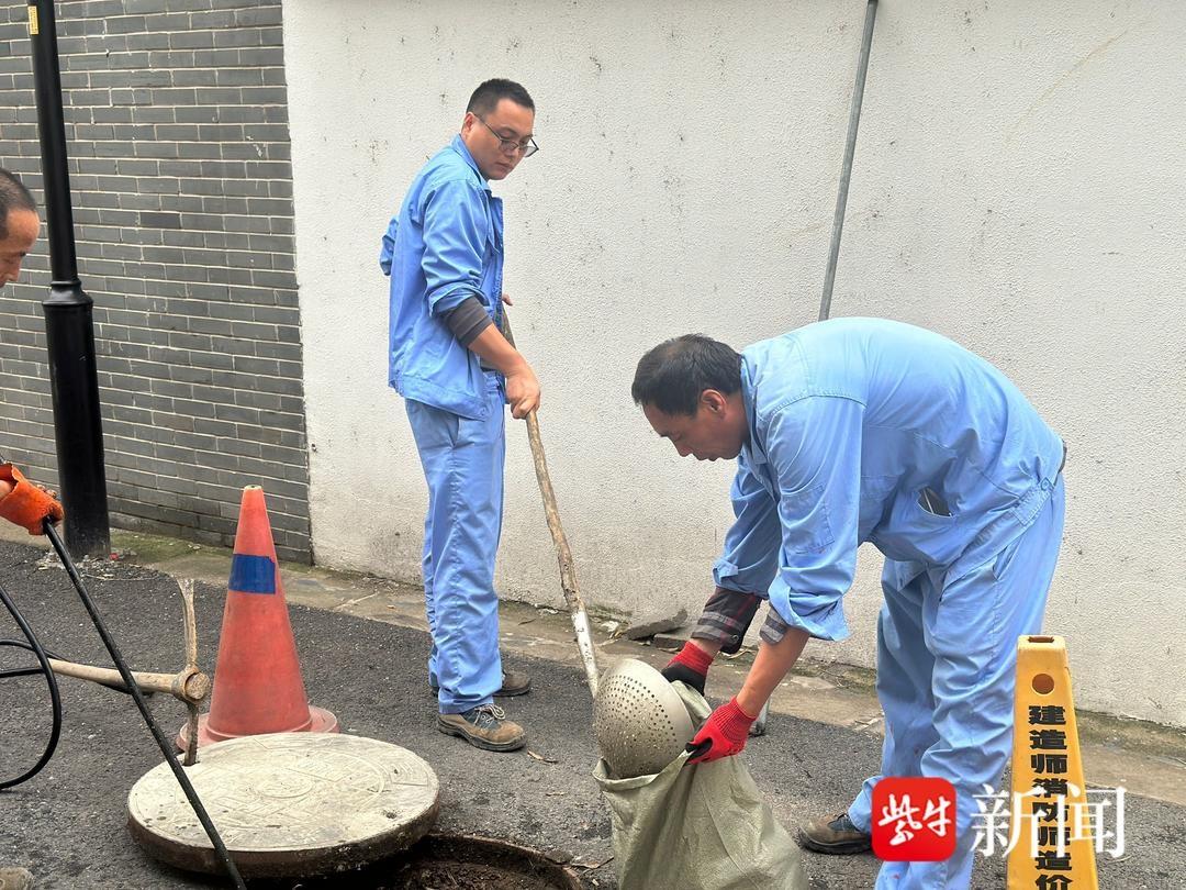 污水管道严重堵塞，居民生活困扰何时休？专业团队紧急出动  第2张
