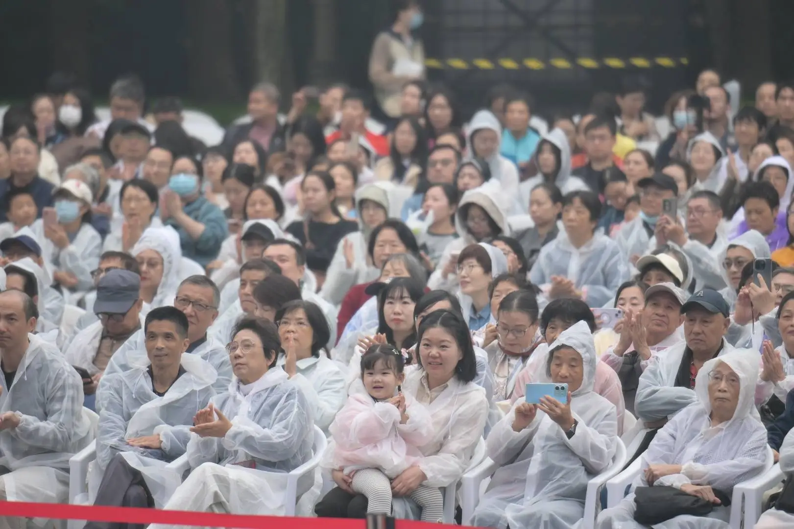 上海城市草坪音乐会秋之韵：民族风情与自然之声的完美交融  第3张