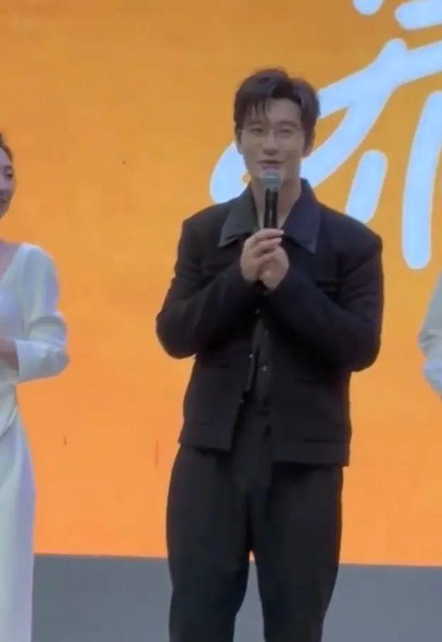 黄晓明罕见回应女友舆论！这次他会说什么？  第3张