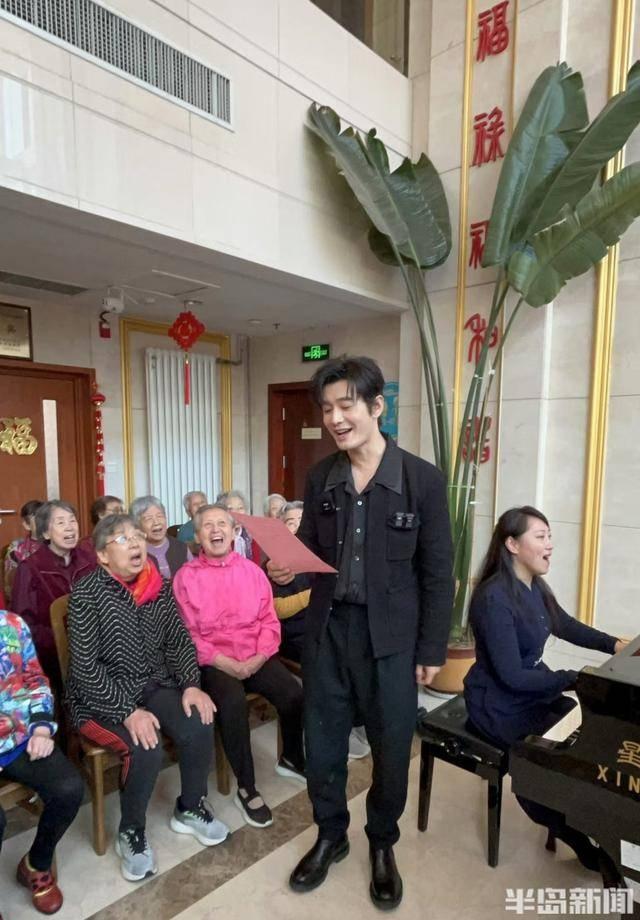 黄晓明现身青岛福利院，捐赠 10 万物资并与孩子们共舞  第6张