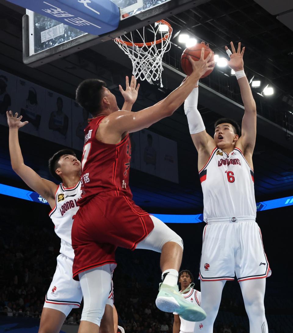 CBA 常规赛：北京北汽队 105 比 90 战胜广州朗肽海本队，精彩瞬间全回顾  第7张