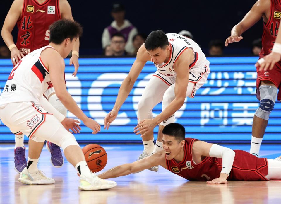 CBA 常规赛：北京北汽队 105 比 90 战胜广州朗肽海本队，精彩瞬间全回顾  第8张