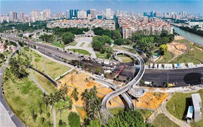 华侨公园南侧新建人行天桥，气势恢宏！你打卡了吗？  第1张