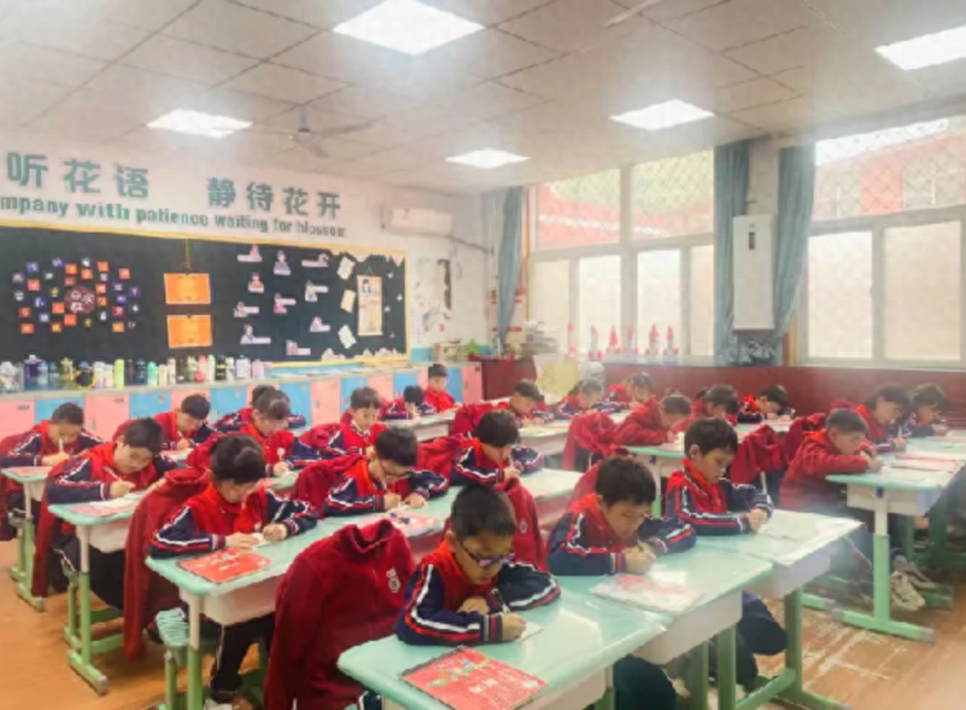 惊呆了！我校四年级学生竟每天坚持这样做，英语书写能力大幅提升  第1张