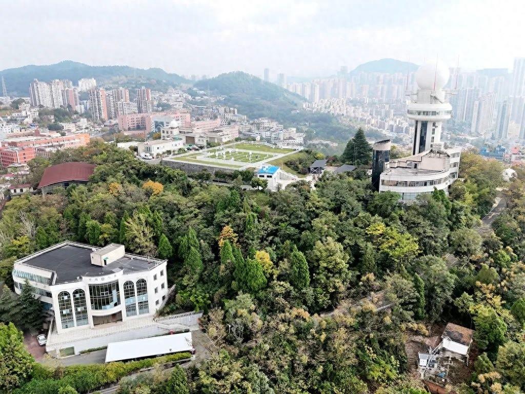 周日起新一轮冷空气席卷而来，贵阳气温将骤降，你准备好了吗？  第1张