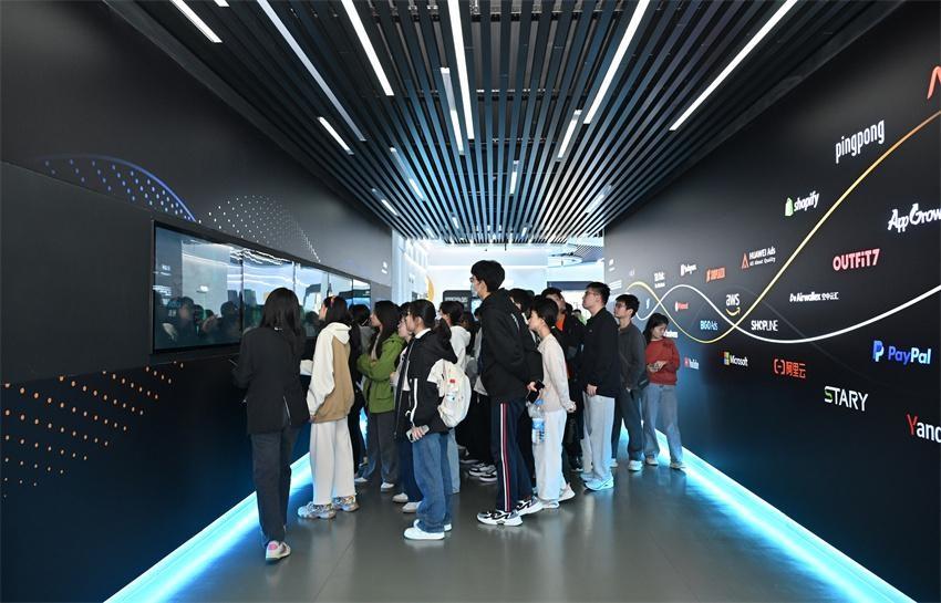 走进西安高新丝路软件园，感受科技魅力，探索未来无限可能  第3张