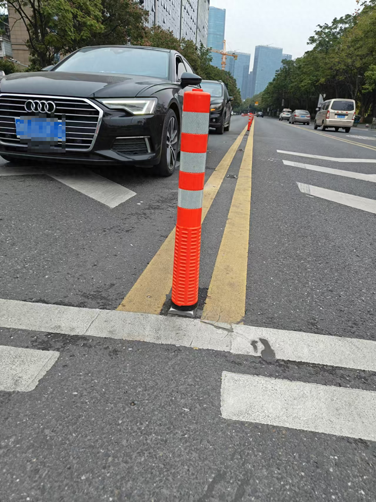 你听说过会走路的潮汐车道护栏吗？义乌有了