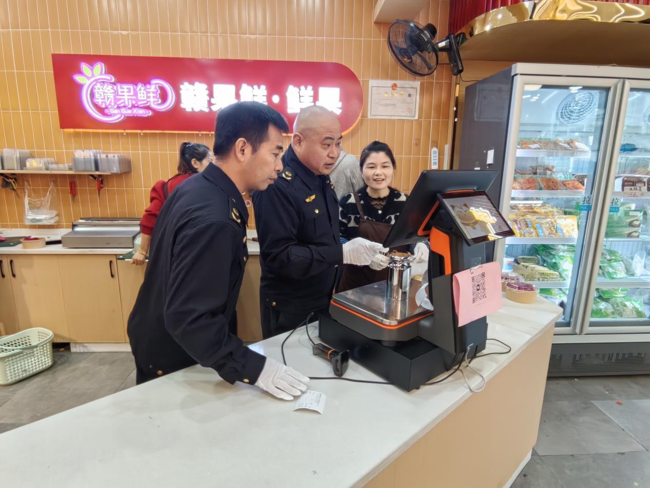 南城县市场监管局对水果店计量器具展开全面检查  第2张