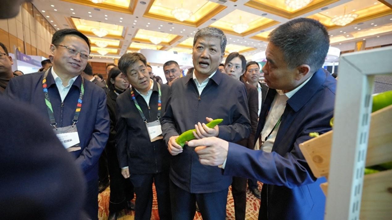 固原市委书记滑志敏出席活动，助力六盘山冷凉蔬菜走向长三角