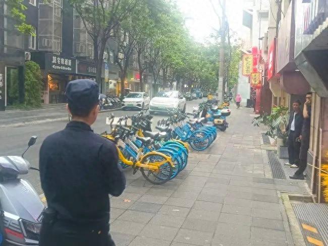 共享单车乱象丛生，执法行动雷霆出击