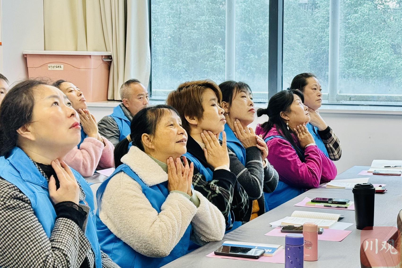 泸州举行一老一小技能培训，百余名职工学习护理知识，你还在等什么？  第4张