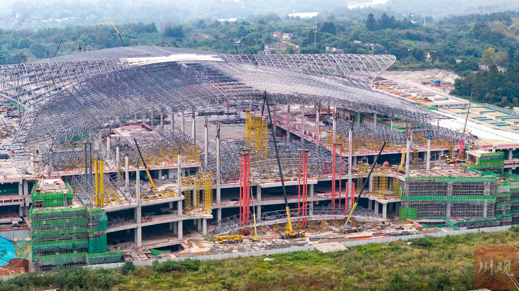 川观新闻记者直击！天府站雏形初现，2025 年春节前将完成这一工程  第2张
