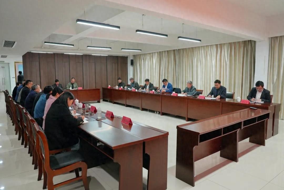 市委常委黄海峰率队来我县开展工作并召开座谈会，重点关注这些问题