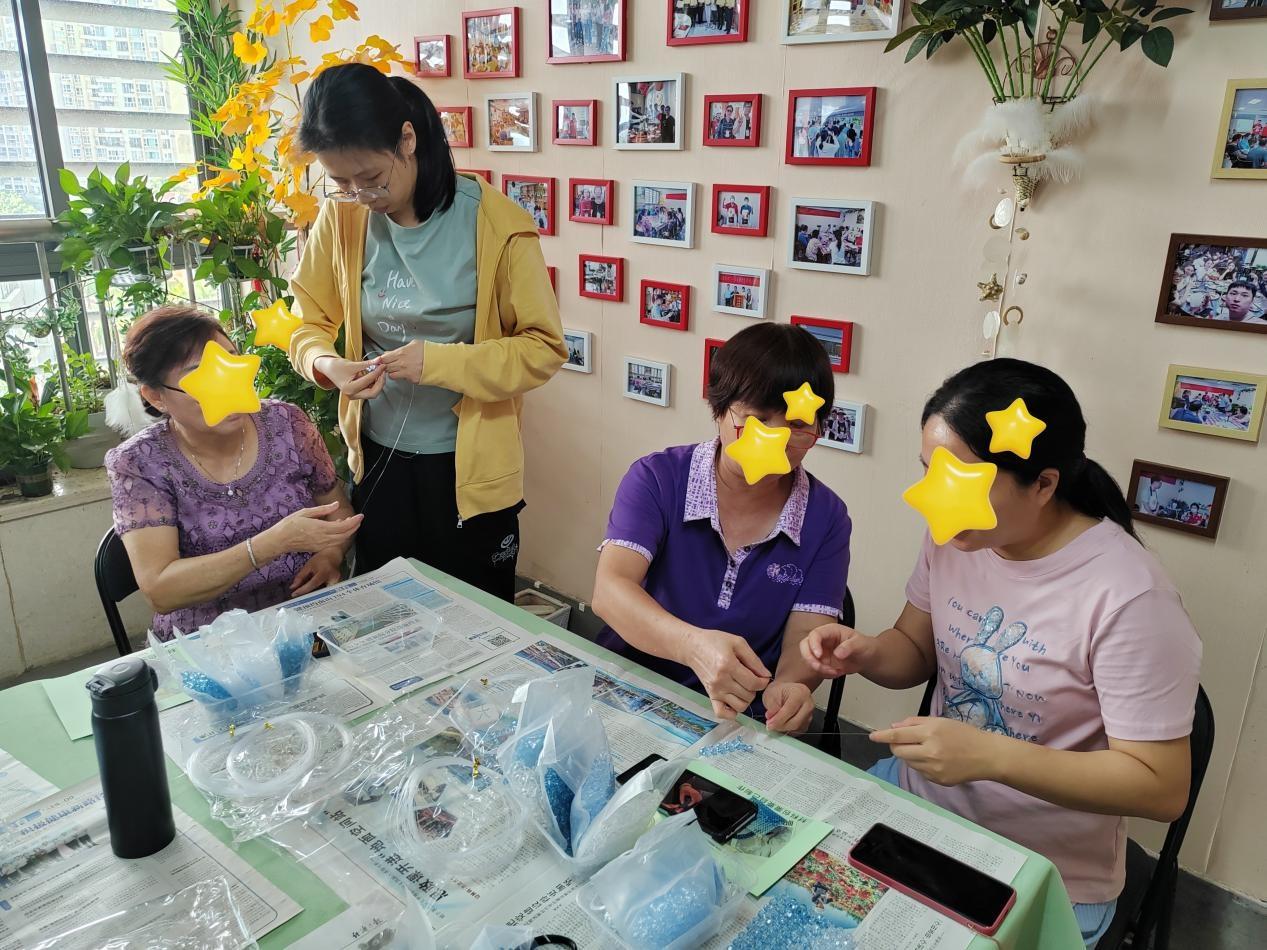 6 种手工艺品+10 余种互动游戏，这个活动让康复者家庭乐在其中  第3张